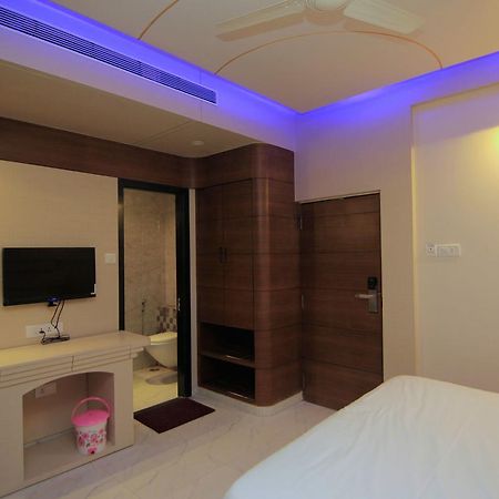 Hotel Sai Dharam Palace Shirdi Eksteriør billede