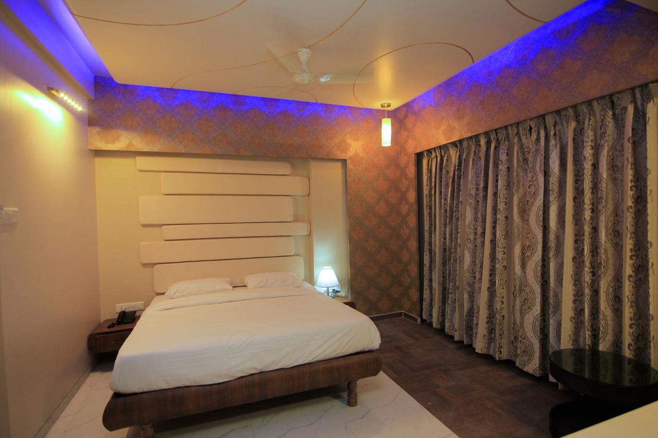 Hotel Sai Dharam Palace Shirdi Eksteriør billede