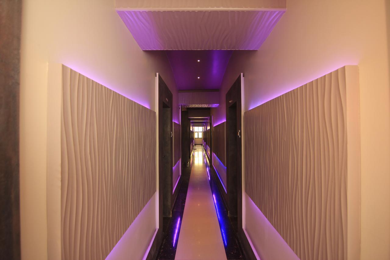 Hotel Sai Dharam Palace Shirdi Eksteriør billede