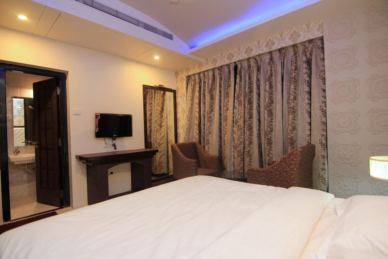 Hotel Sai Dharam Palace Shirdi Eksteriør billede