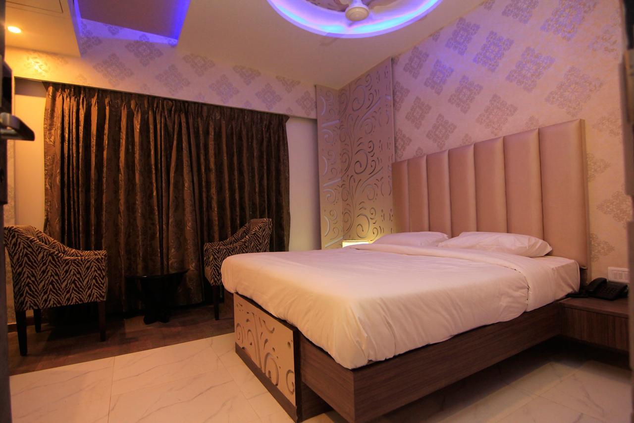 Hotel Sai Dharam Palace Shirdi Eksteriør billede