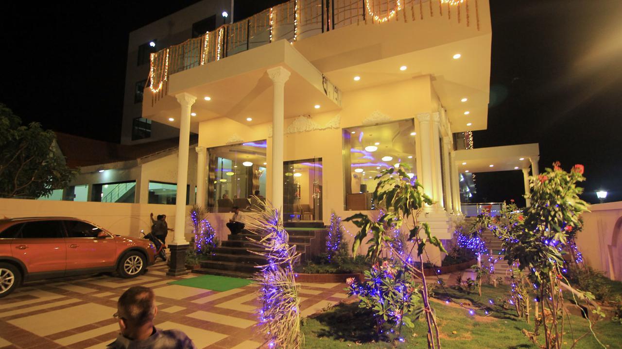 Hotel Sai Dharam Palace Shirdi Eksteriør billede