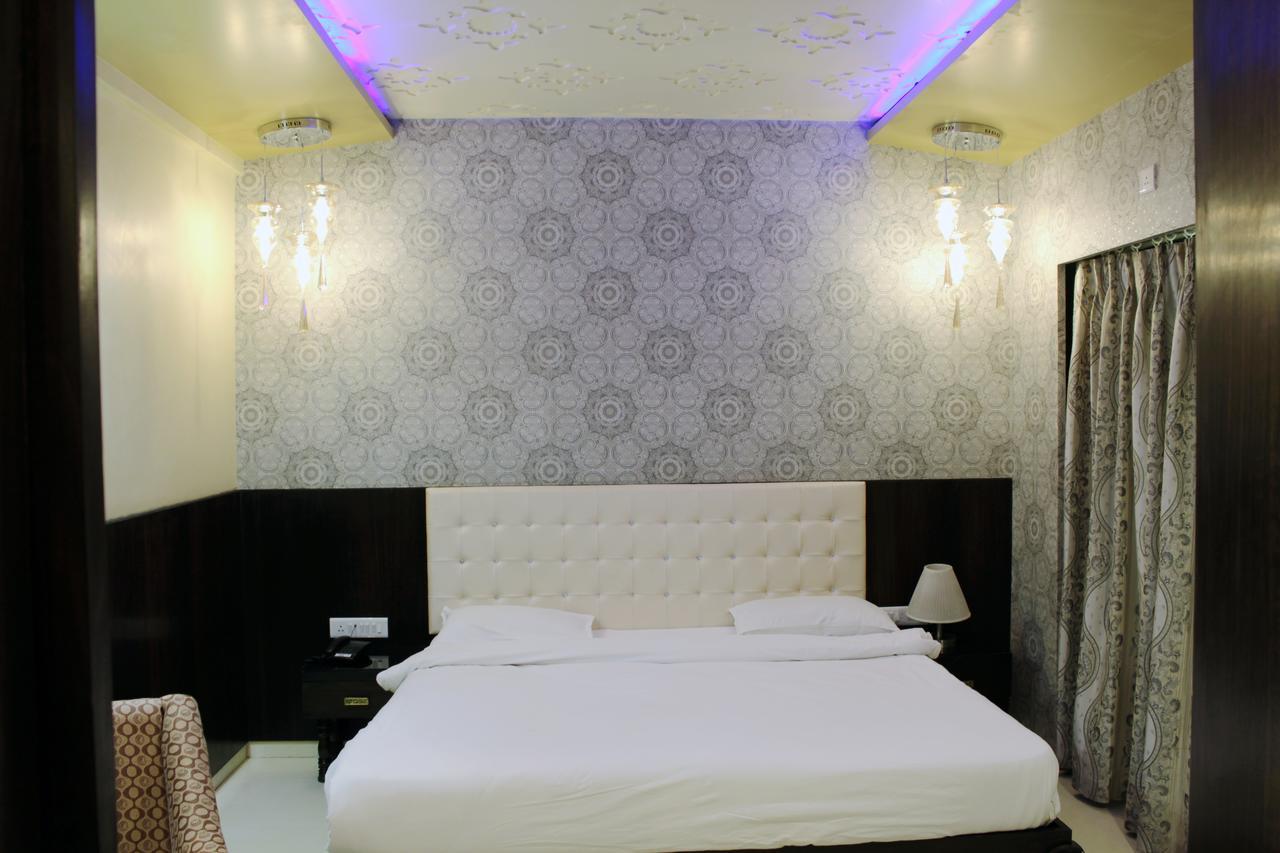 Hotel Sai Dharam Palace Shirdi Eksteriør billede