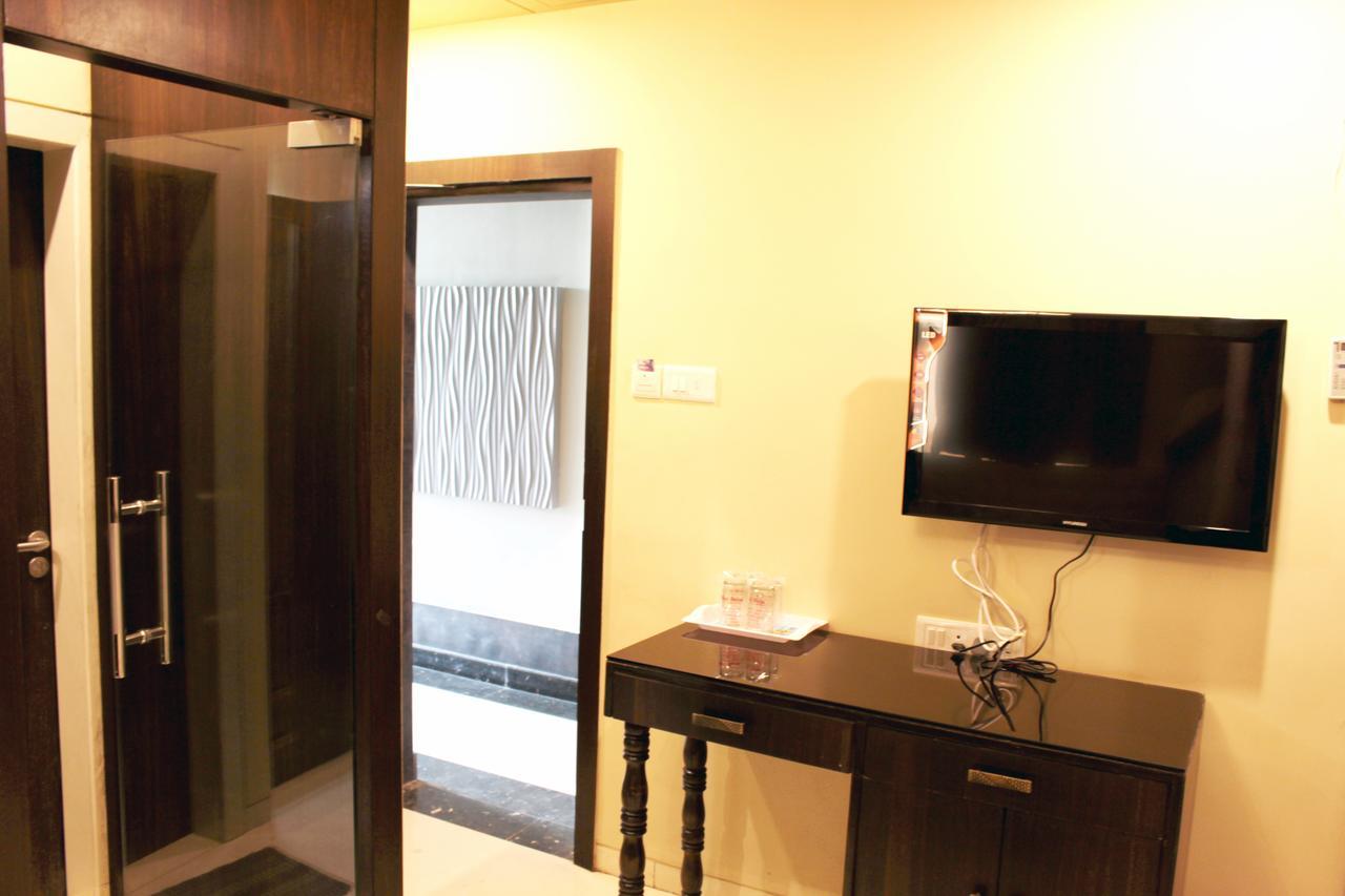 Hotel Sai Dharam Palace Shirdi Eksteriør billede